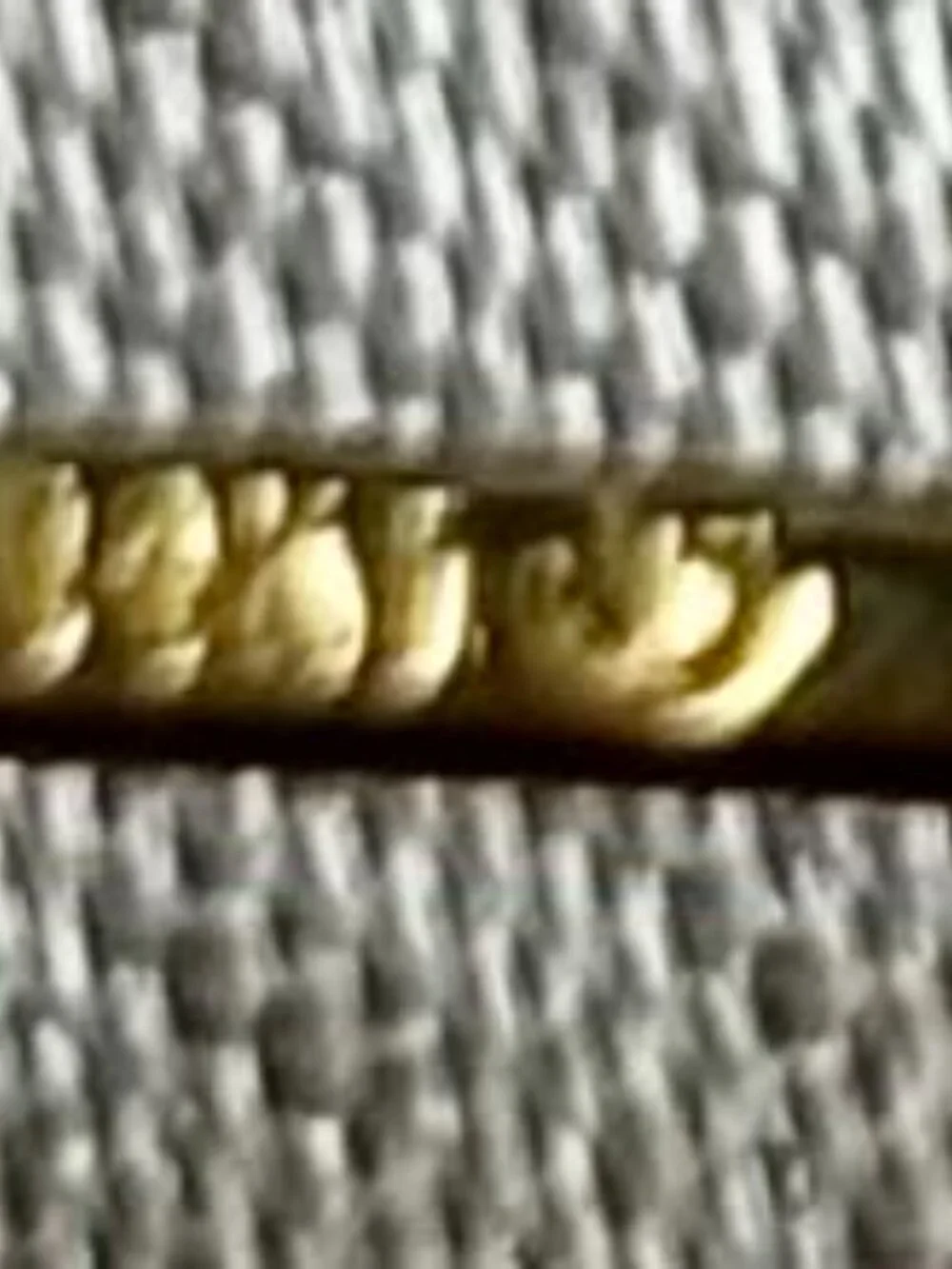 Onyx and Diamond 14ky gold cuff link this gentle
